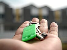Во Владивостоке семья из четырёх человек жила в 10-метровой комнате аварийного деревянного дома