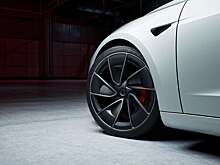 Tesla объявила об отзыве Tesla Model 3 Highland