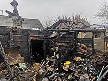 В результате пожара в саратовском доме погибла пенсионерка. Еще один мужчина получил ожоги