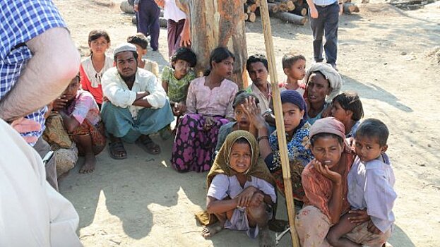 Более 123 тысяч беженцев-рохинджа прибыли в Бангладеш из Мьянмы