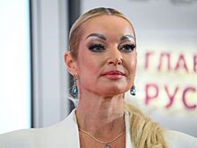Волочкова раскинула ноги на футбольном поле: "Шортики сделала короткими"