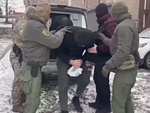 Пассажир кроссовера расстрелял из пистолета седан с девушками в Иркутске