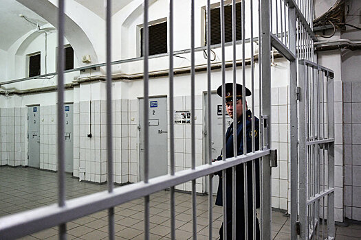 МВД готовит меры по отключению сотовой связи в тюрьмах