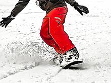 Сноубордистку спасли из глубокого сугроба в горах недалеко от Сочи