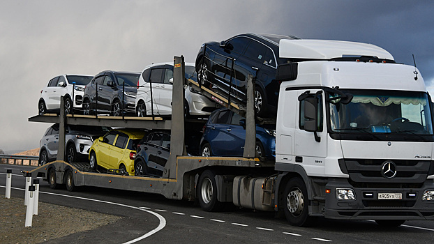 Коллапс из-за нового утильсбора сохраняется: около 4000 автовозов застряли на границе