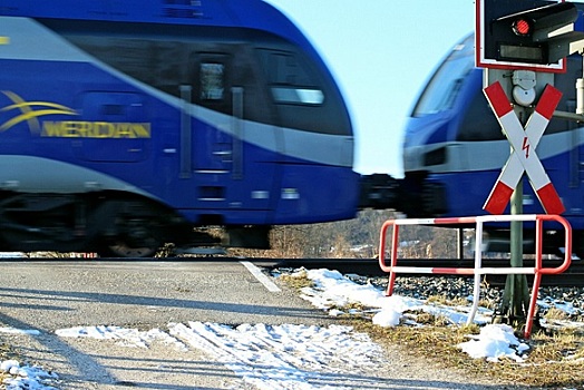 В Каменске-Шахтинском на весь день закроют железнодорожный переезд