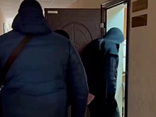 Появились кадры с подозреваемым в похищении ребенка в Смоленске и обыска его авто