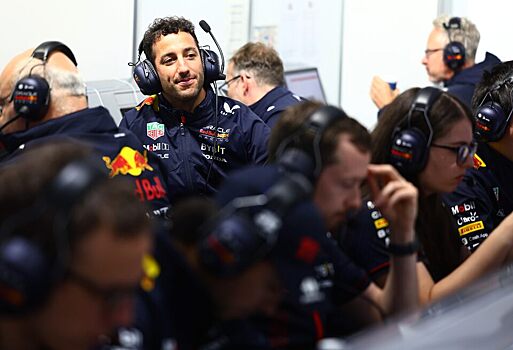 Red Bull показал возвращение Даниэля Риккардо в команду. Видео
