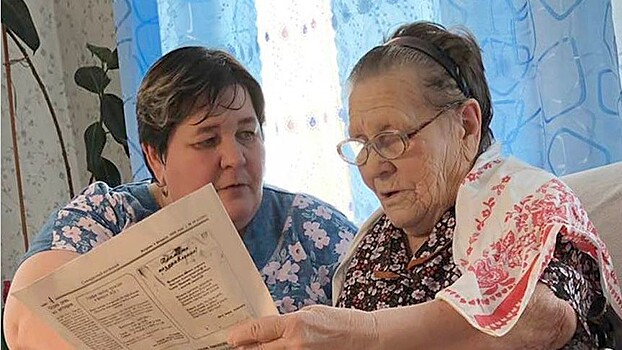 «Эти бабушки стали мне как родные». Жительница Санчурского района забрала в свою семью двух пенсионерок
