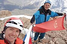 Уральские альпинисты забрались на горы Дагестана в честь Дня Победы