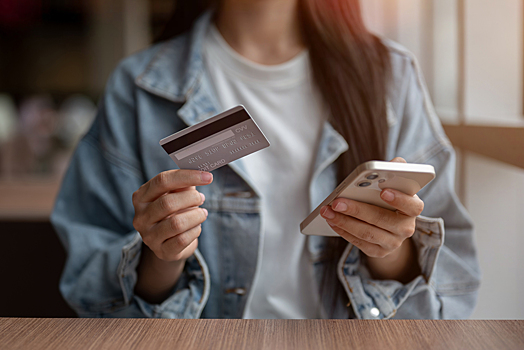 Абоненты Т2 могут оплачивать зарубежные сервисы за границей или онлайн картой от банка Гонконга