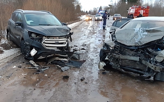 Пять человек ранены в пьяной тройной аварии ДТП в Ивановской области