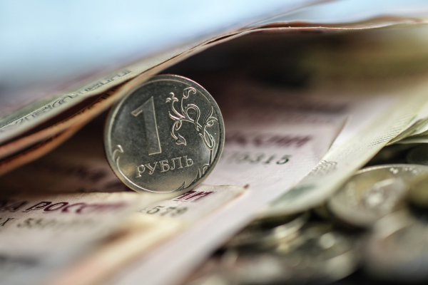 Рубль впервые стал главной валютой во внешнеторговых расчетах России