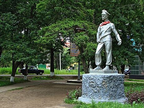Жителям Глазова предложили решить судьбу памятника Павлу Морозову