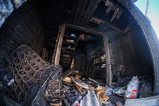 В Якутии пожар унес жизни целой семьи: в огне погибли пять человек, среди них малолетние дети