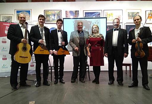 Участники проекта «Московское долголетие» из Бутырского района посетили концерт в музее имени Бахрушина
