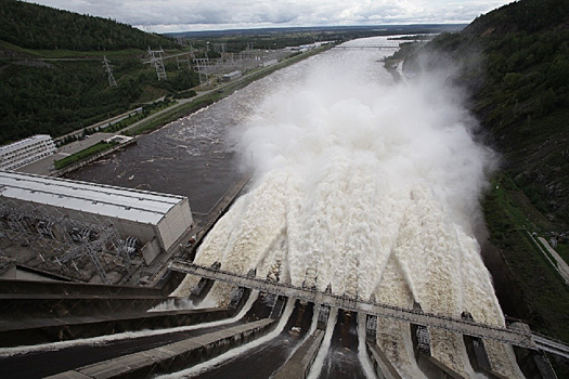 Чем действующие ГЭС полезны амурчанам, рассказали эксперты