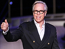Tommy Hilfiger сделал одежду для детей с ограниченными возможностями