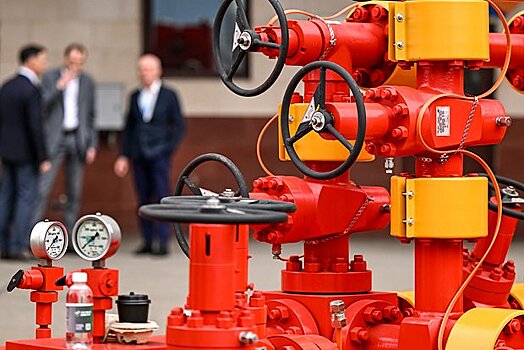 Газовую трубу повредили на территории Славянского НПЗ