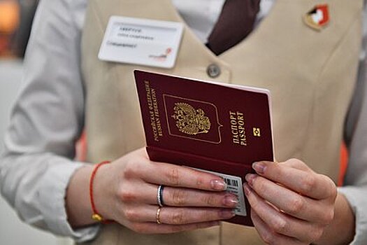 Россиянке отказались выдавать загранпаспорт без мужчины