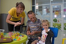 Российским врачам удалось спасти слух трехлетней девочке из Мариуполя