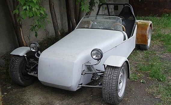 Умелец из Омска собрал в гараже электрокар с внешностью Lotus Seven