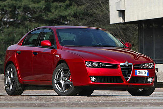 Новый седан Alfa Romeo получит двигатель от спорткара 4C