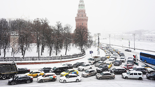 Зимняя езда в городе опаснее, чем кажется: 7 правил выживания