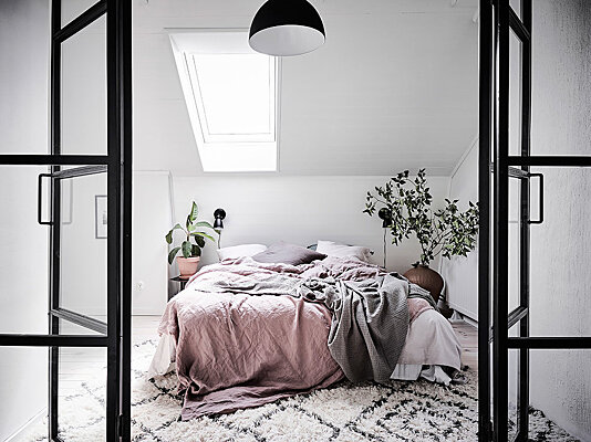 Планируем новый дизайн спальни. Какую мебель и стиль интерьера выбрать?