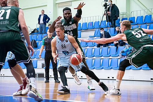   Ижевские баскетболисты «Купола-Родников» вырвали победу у московской «Руны»  