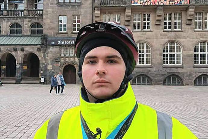В Германии ограбили 18-летнего юношу, написавшего тысячи доносов на земляков