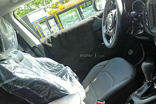 Шпионы сфотографировали интерьер нового Jeep Compass