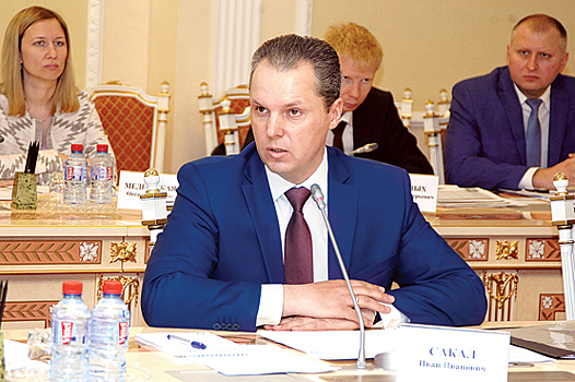 Иван Сакал рассказал губернатору, чего не хватает Аксарке