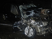 Влетел в фуру: в Судиславском районе иномарка превратилась в груду железа