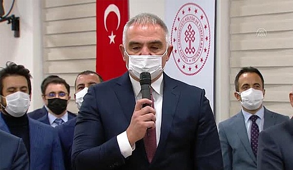 Турция начала масштабную вакцинацию сотрудников в сфере туризма