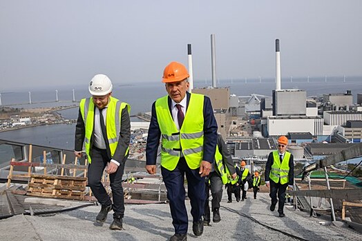 Минниханову показали «мусорный» завод в Копенгагене. С парком и горнолыжной трассой