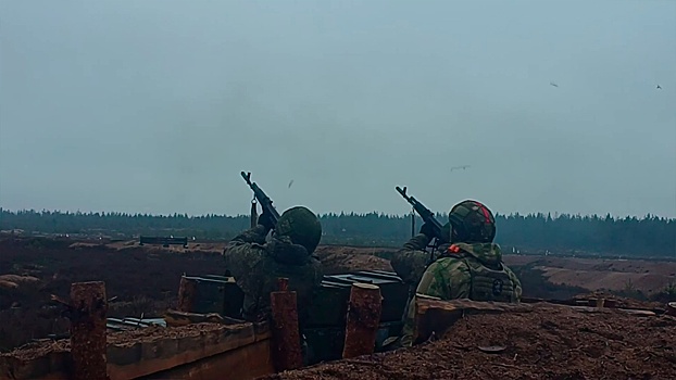 Мобильные огневые группы резервистов отработали борьбу с дронами в ЛенВО