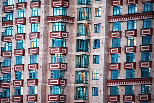 Неизвестные богачи скупили в Москве жилье на млрд долларов