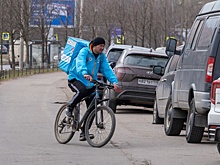 В Петербурге иностранцам запретили работать курьерами