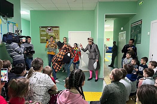 Вернулись в больницу: Ростовский молодежный театр возобновил спектакли для юных пациентов