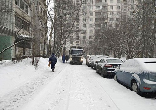 Водитель мусоровоза раздавил женщину в Москве