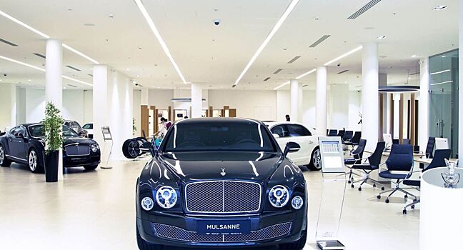 Рынок люксовых автомобилей в мае упал в России наполовину