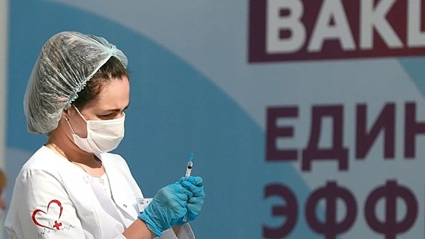 В Москве вакцинацию от COVID прошли 1 млн пенсионеров