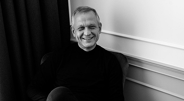 Уехавшего в Израиль Сергея Капкова заметили с новой красоткой