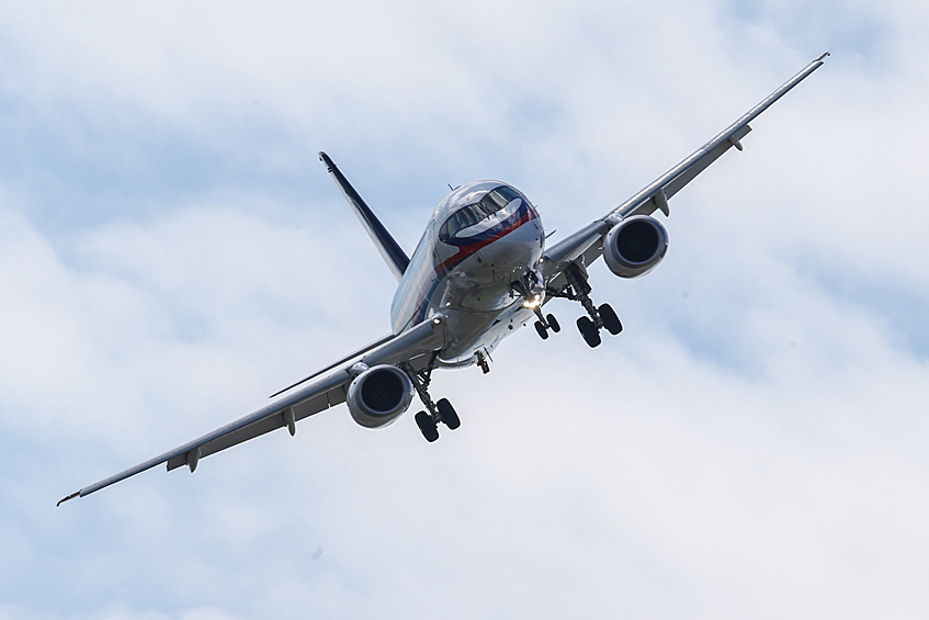 Российский ближнемагистральный пассажирский самолет Sukhoi Superjet 100, 2017 год