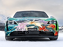 Porsche Taycan выступил полотном для художника-фотореалиста