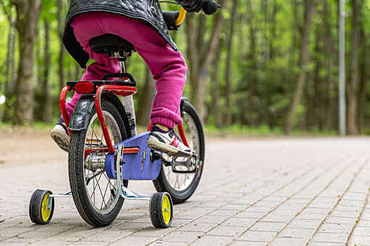 Травматолог Григорьев: детям нельзя кататься на велосипеде без экипировки