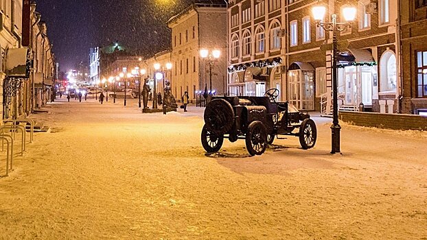 Ретроавтомобиль снова установят на Спасской после ремонта