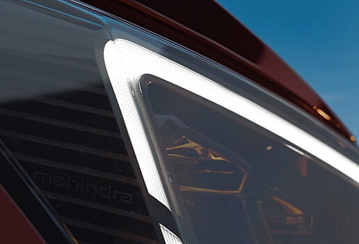 Mahindra анонсировала премьеру рестайлинговой версии паркетника XUV700