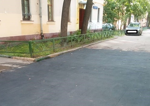 Во дворе на улице Маршала Мерецкова отремонтировали асфальт